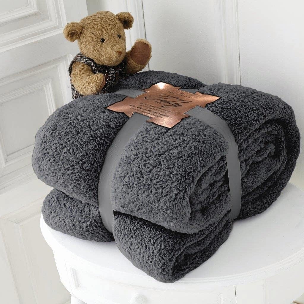 NFK TEXTILE Teddy Bear Throws Super Soft Luxurious Warm Cozy Sofa Settee Bed Sherpa Fleece Blankets Non-Allergic Travel Kids Adults Blankets